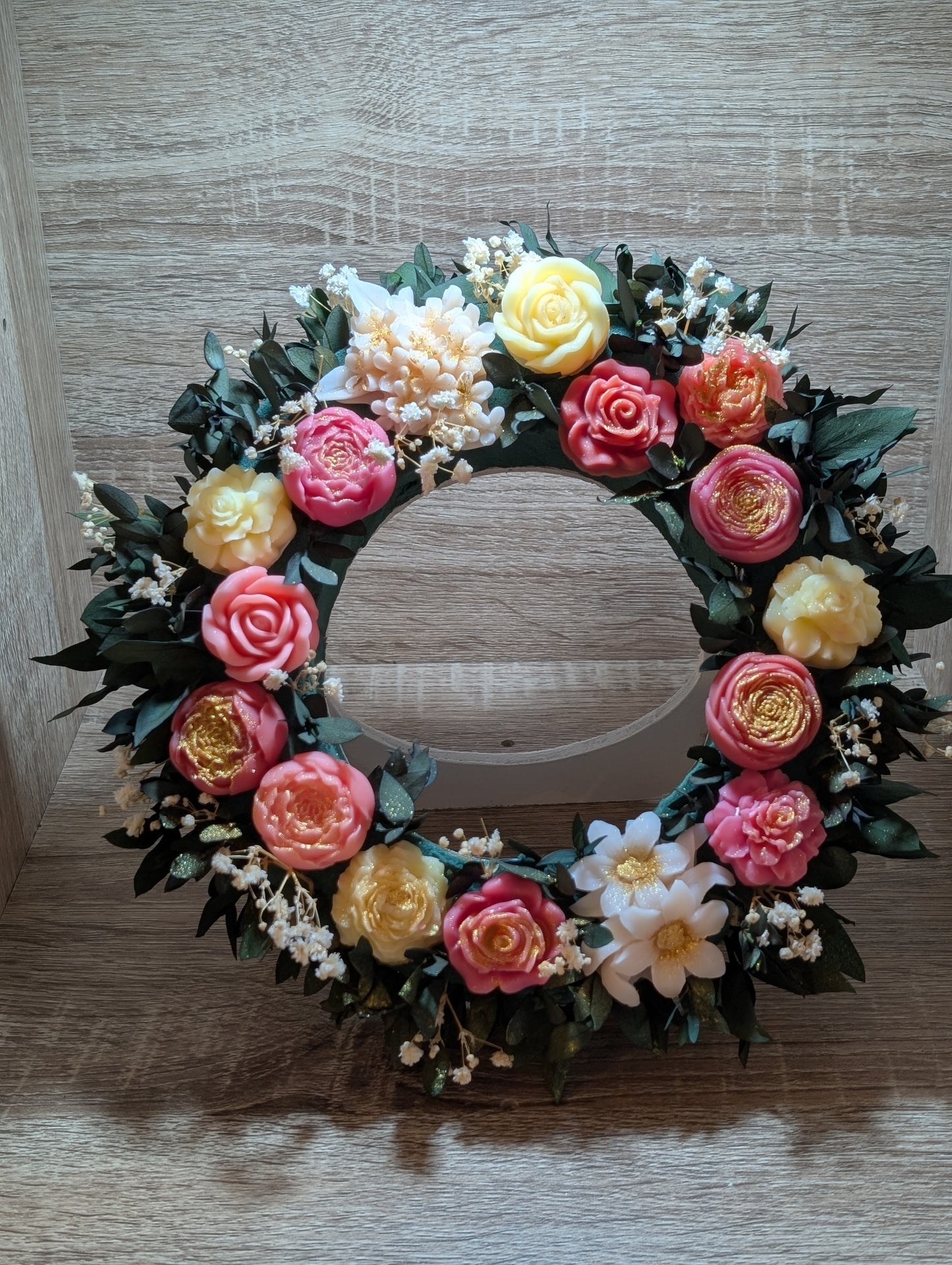 Lettre florale garnie de fondants parfumés